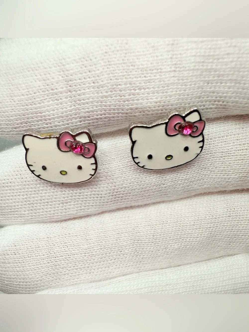 Hello Kitty White Face Pink Bow Stud Earrings with Pink Gem